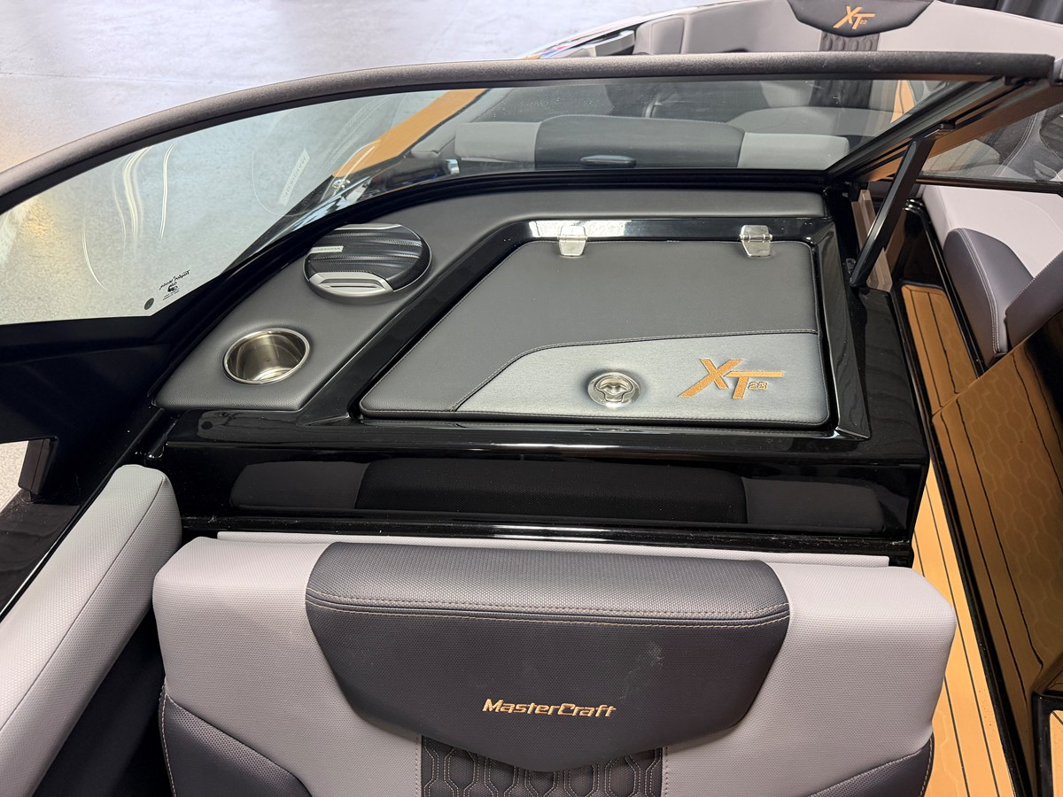 2027 Mastercraft XT23 52