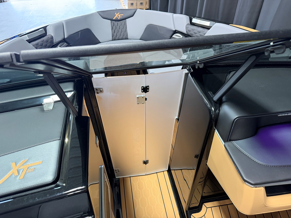 2027 Mastercraft XT23 76