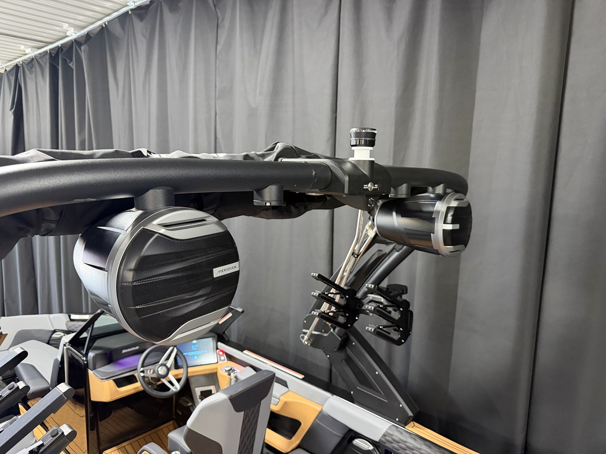 2027 Mastercraft XT23 89