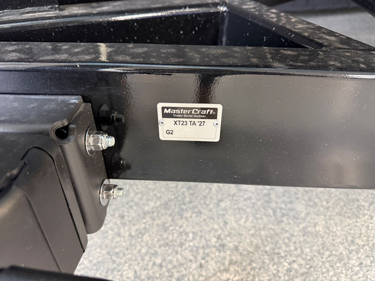 2027 Mastercraft XT23 98