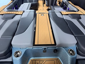 2027 Mastercraft XT23 21