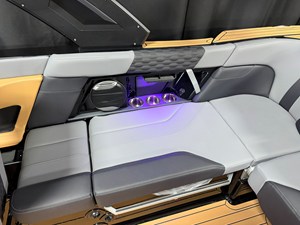 2027 Mastercraft XT23 31