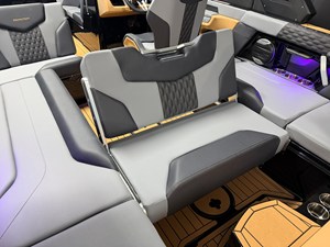 2027 Mastercraft XT23 39