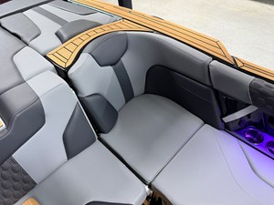 2027 Mastercraft XT23 40