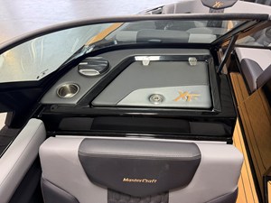 2027 Mastercraft XT23 52