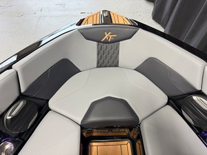 2027 Mastercraft XT23 83