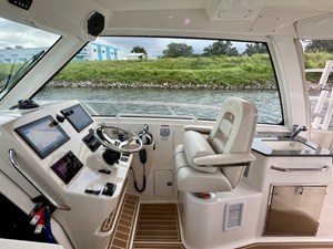 Boston Whaler 345 CONQUEST 13 2019 Boston Whaler 345 CONQUEST 14