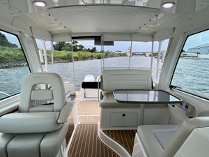 Boston Whaler 345 CONQUEST 18 2019 Boston Whaler 345 CONQUEST 19
