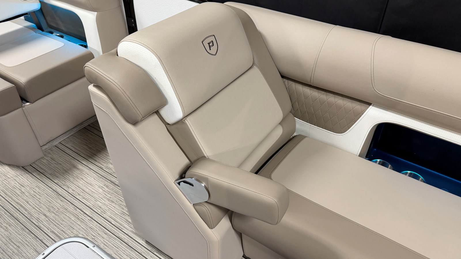 2027 Premier 250SOLARIS 35