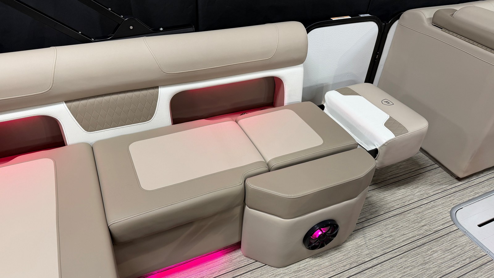2027 Premier 250SOLARIS 61
