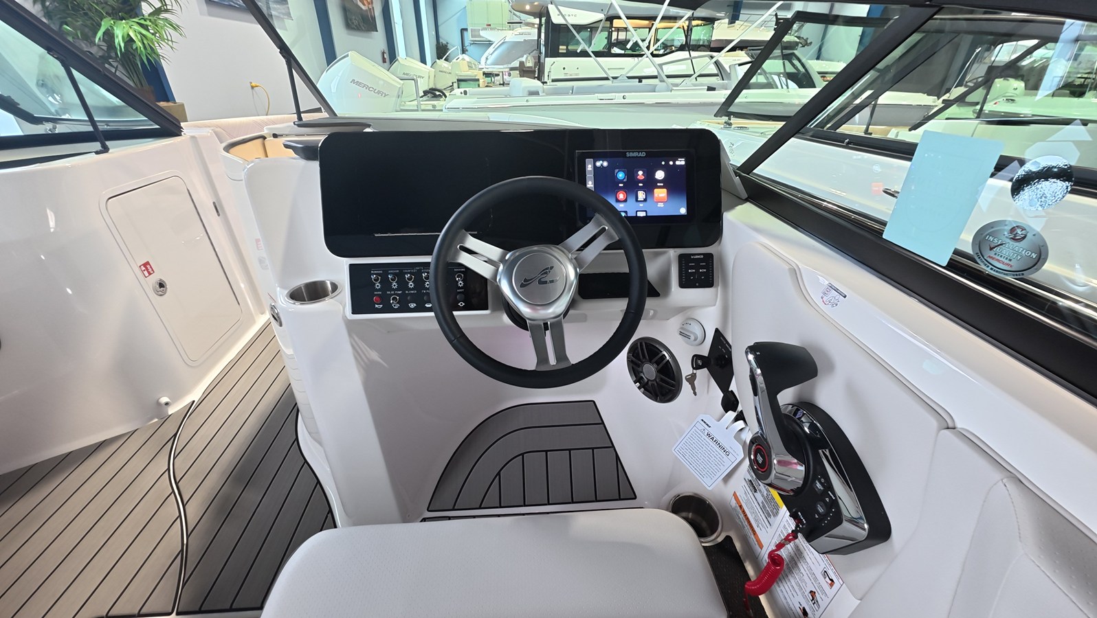 2026 Sea Ray SDX 230 Outboard 15