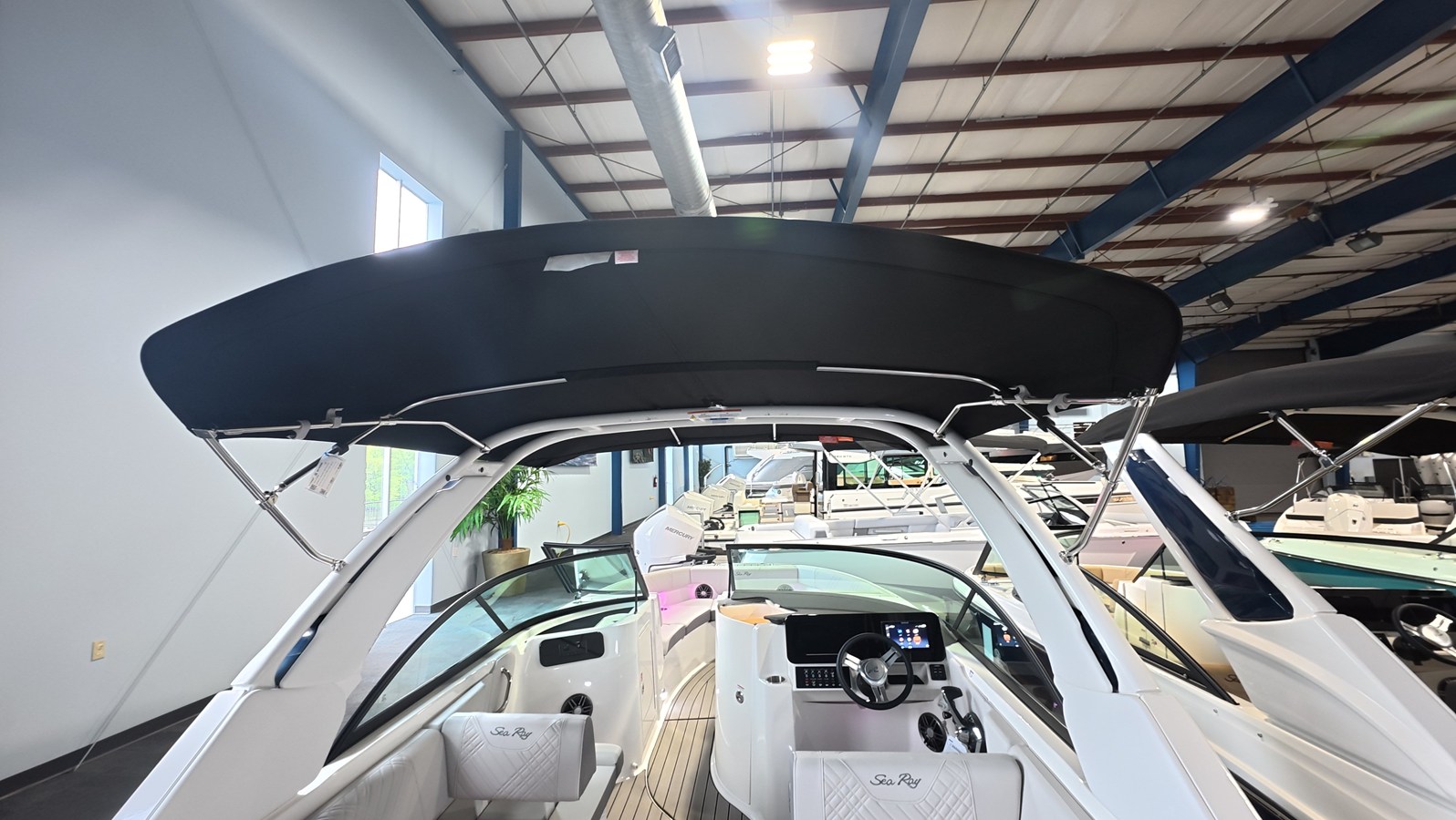 2026 Sea Ray SDX 230 Outboard 18