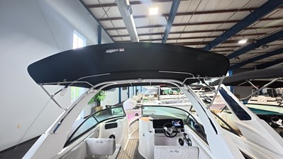 2026 Sea Ray SDX 230 Outboard 18