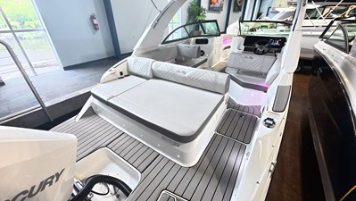2026 Sea Ray SDX 230 Outboard 20