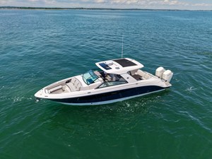 Sea Ray SLX 400 Outboard 4 2026 Sea Ray SLX 400 Outboard 5