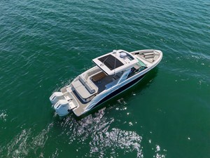 Sea Ray SLX 400 Outboard 8 2026 Sea Ray SLX 400 Outboard 9
