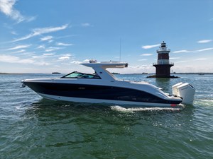 Sea Ray SLX 400 Outboard 11 2026 Sea Ray SLX 400 Outboard 12