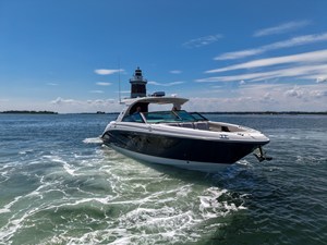 Sea Ray SLX 400 Outboard 12 2026 Sea Ray SLX 400 Outboard 13