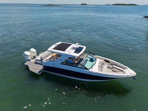 Sea Ray SLX 400 Outboard 13 2026 Sea Ray SLX 400 Outboard 14