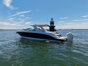 Sea Ray SLX 400 Outboard 18 2026 Sea Ray SLX 400 Outboard 19