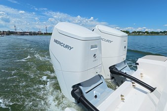 Sea Ray SLX 400 Outboard 20 2026 Sea Ray SLX 400 Outboard 21