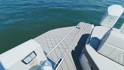 Sea Ray SLX 400 Outboard 24 2026 Sea Ray SLX 400 Outboard 25