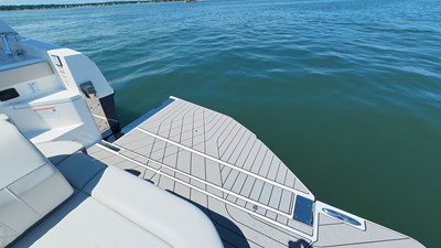 Sea Ray SLX 400 Outboard 25 2026 Sea Ray SLX 400 Outboard 26