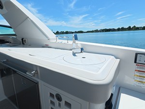 Sea Ray SLX 400 Outboard 29 2026 Sea Ray SLX 400 Outboard 30