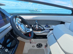 Sea Ray SLX 400 Outboard 34 2026 Sea Ray SLX 400 Outboard 35