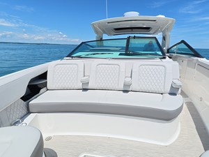 Sea Ray SLX 400 Outboard 48 2026 Sea Ray SLX 400 Outboard 49