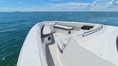 Sea Ray SLX 400 Outboard 54 2026 Sea Ray SLX 400 Outboard 55