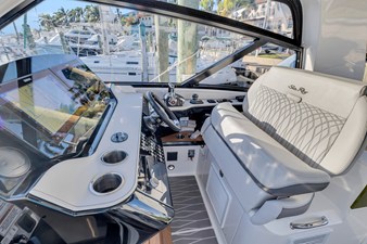 Sea Ray 370 Sundancer 9 2023 Sea Ray 370 Sundancer 10