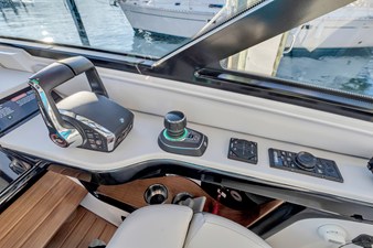 Sea Ray 370 Sundancer 11 2023 Sea Ray 370 Sundancer 12