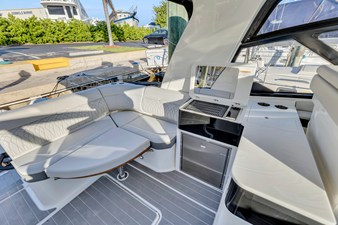 Sea Ray 370 Sundancer 13 2023 Sea Ray 370 Sundancer 14