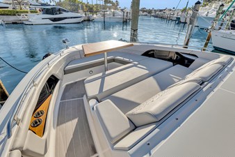 Sea Ray 370 Sundancer 16 2023 Sea Ray 370 Sundancer 17