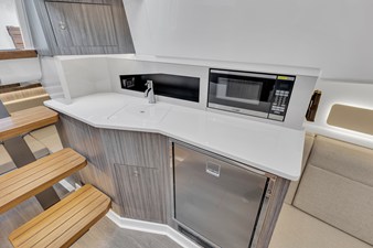 Sea Ray 370 Sundancer 19 2023 Sea Ray 370 Sundancer 20