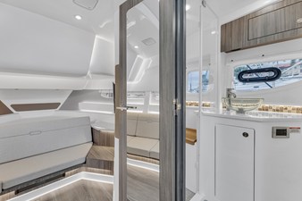 Sea Ray 370 Sundancer 25 2023 Sea Ray 370 Sundancer 26