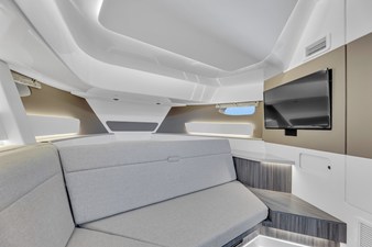 Sea Ray 370 Sundancer 31 2023 Sea Ray 370 Sundancer 32