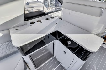 Sea Ray 370 Sundancer 47 2023 Sea Ray 370 Sundancer 48