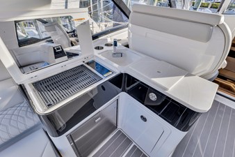 Sea Ray 370 Sundancer 48 2023 Sea Ray 370 Sundancer 49