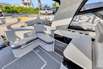 Sea Ray 370 Sundancer 51 2023 Sea Ray 370 Sundancer 52