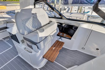 Sea Ray 370 Sundancer 54 2023 Sea Ray 370 Sundancer 55