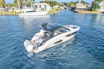 Sea Ray 370 Sundancer 60 2023 Sea Ray 370 Sundancer 61
