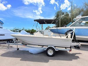 Boston Whaler 170 Montauk 1 2027 Boston Whaler 170 Montauk 2