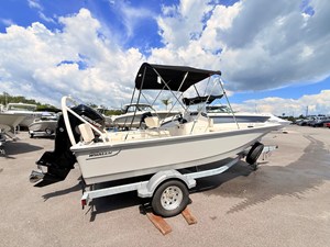 Boston Whaler 170 Montauk 8 2027 Boston Whaler 170 Montauk 9