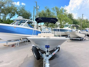 Boston Whaler 170 Montauk 11 2027 Boston Whaler 170 Montauk 12