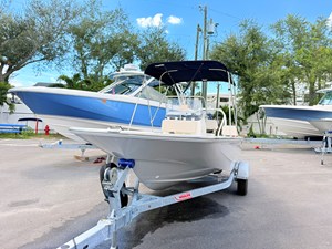 Boston Whaler 170 Montauk 12 2027 Boston Whaler 170 Montauk 13
