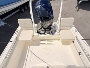 Boston Whaler 170 Montauk 16 2027 Boston Whaler 170 Montauk 17