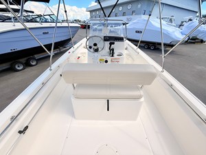 Boston Whaler 170 Montauk 18 2027 Boston Whaler 170 Montauk 19