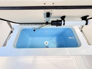 Boston Whaler 170 Montauk 20 2027 Boston Whaler 170 Montauk 21